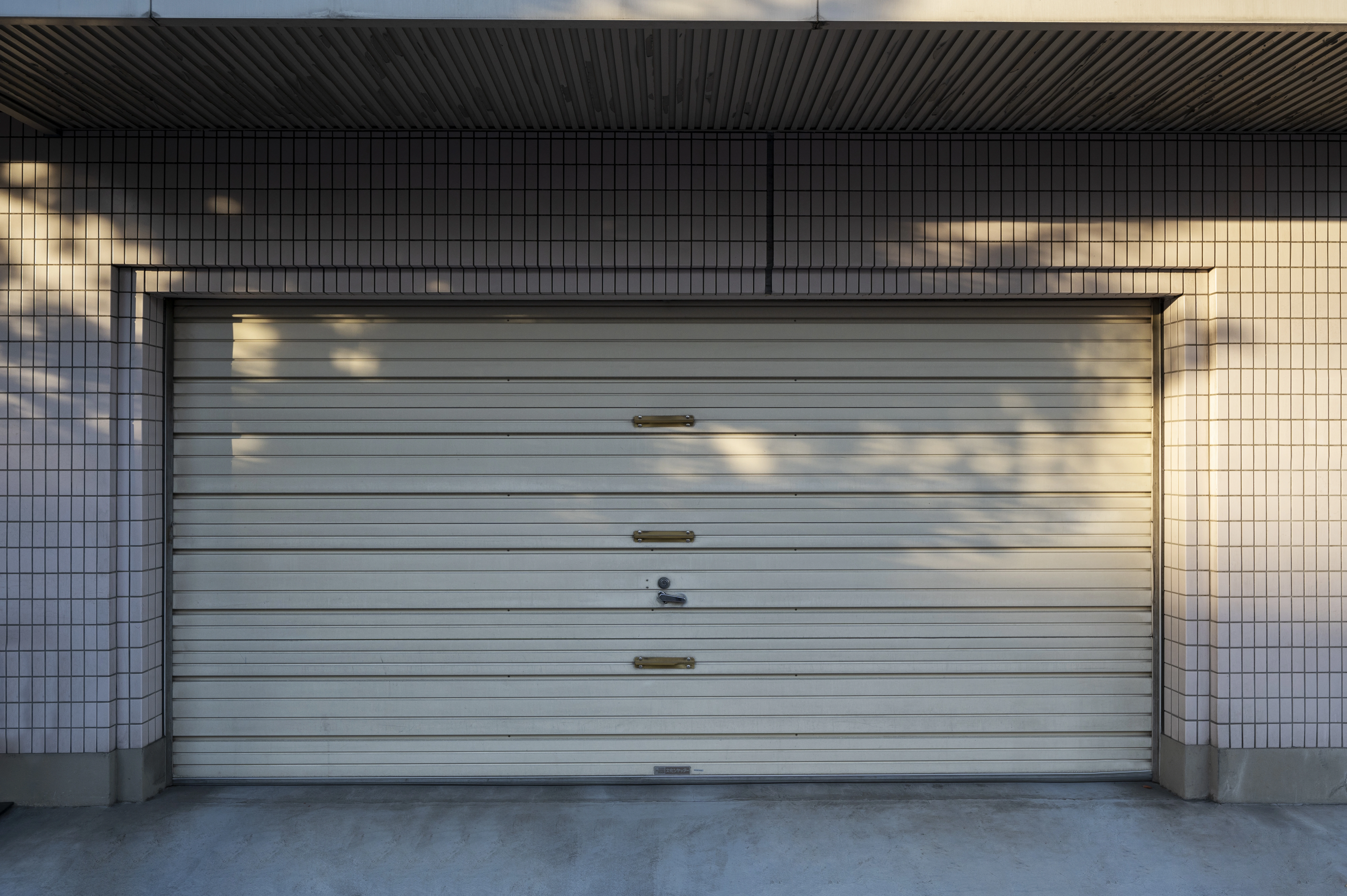 Professional garage door repair and installation in Lakeland, FL